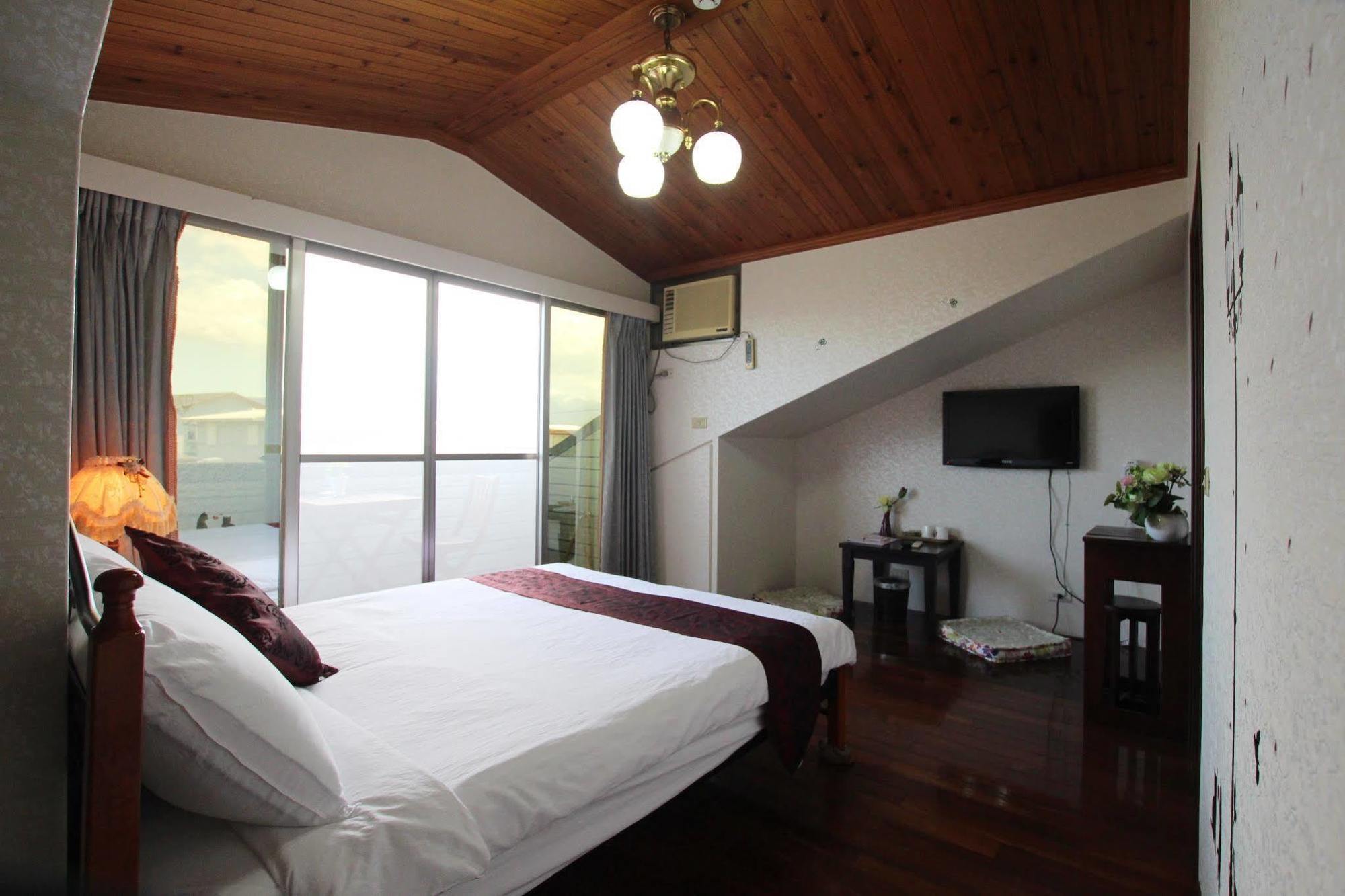 Yilan Pine Villa Homestay Lotung Kültér fotó