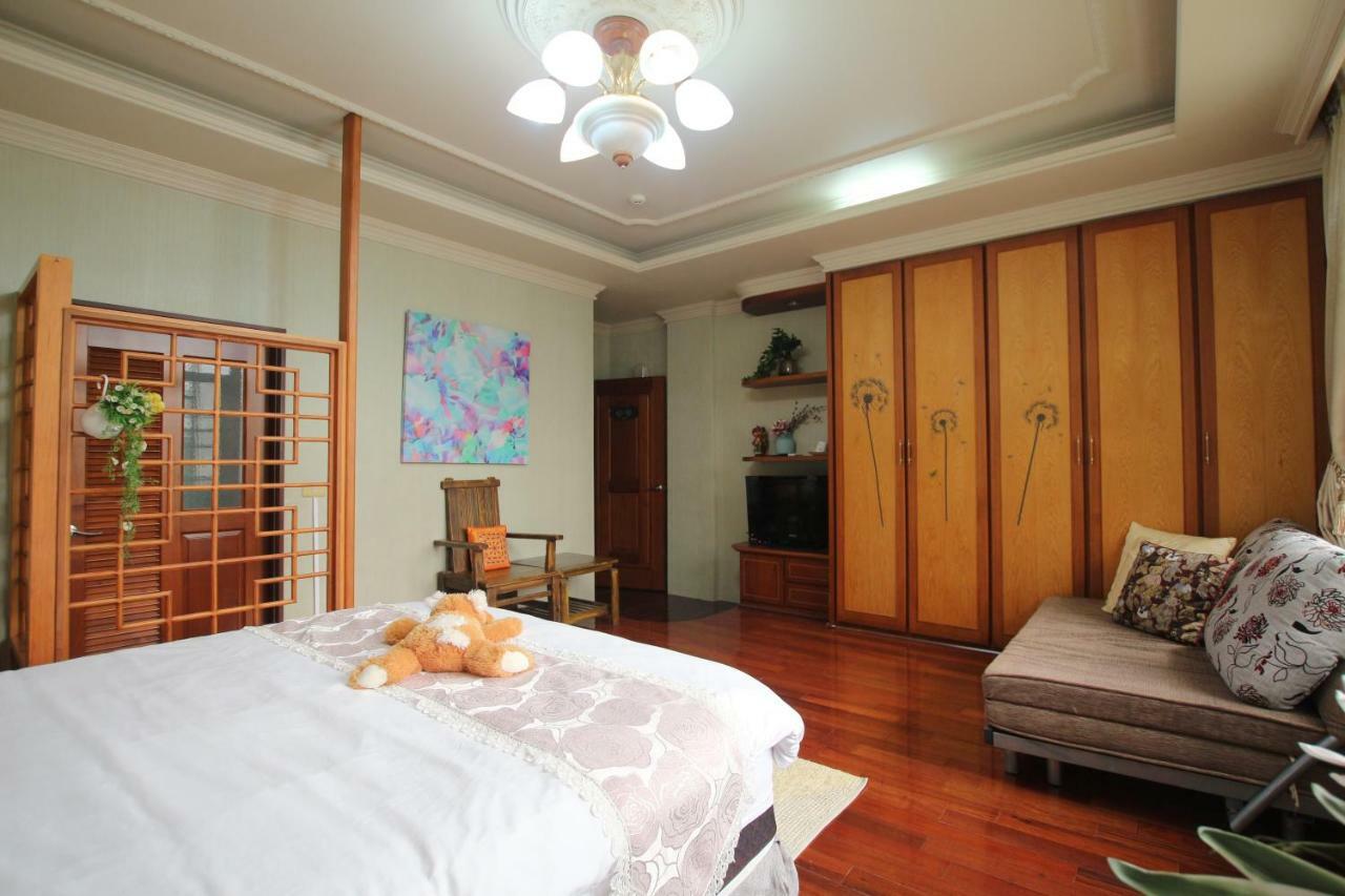 Yilan Pine Villa Homestay Lotung Kültér fotó